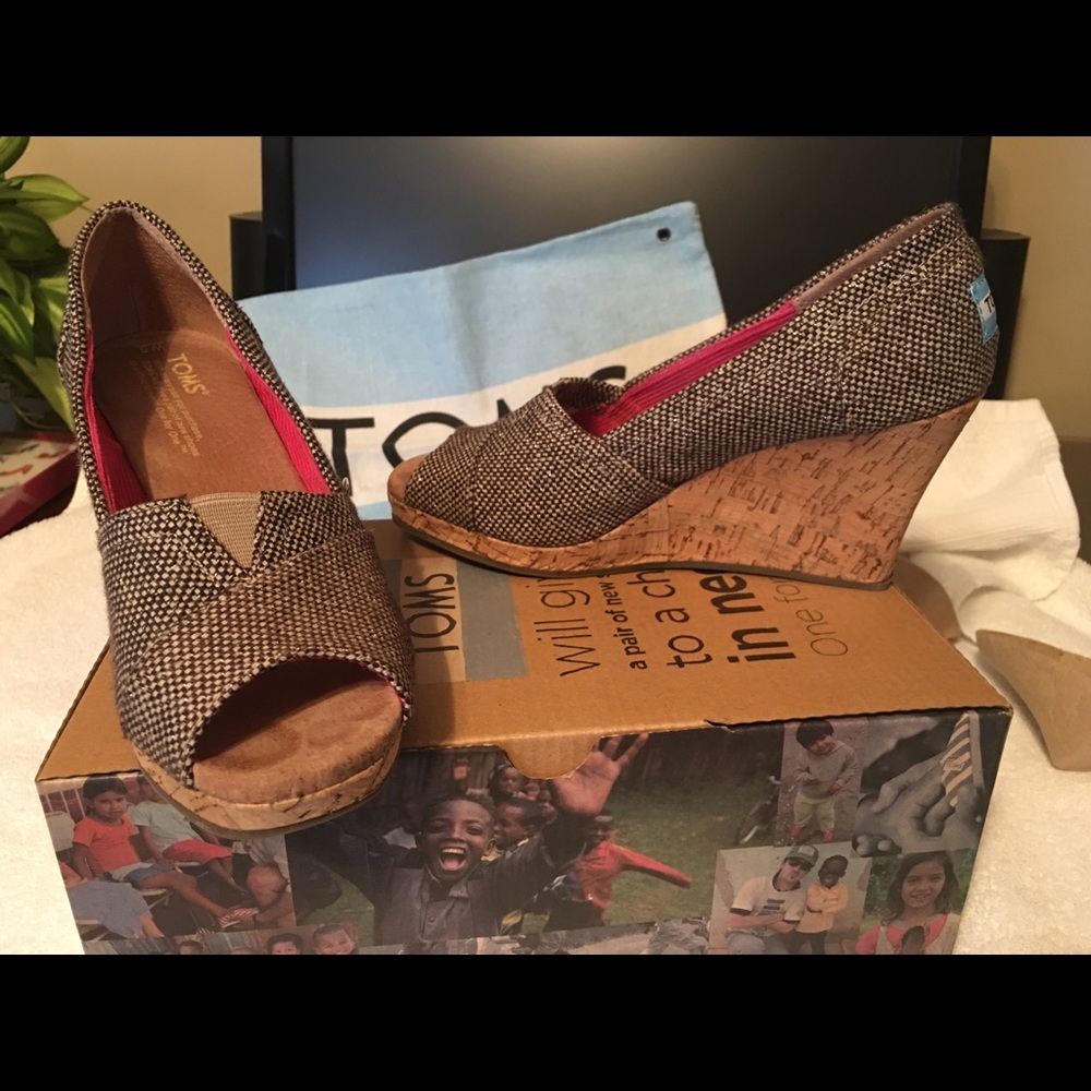 Shoes - Picture 6 of 6